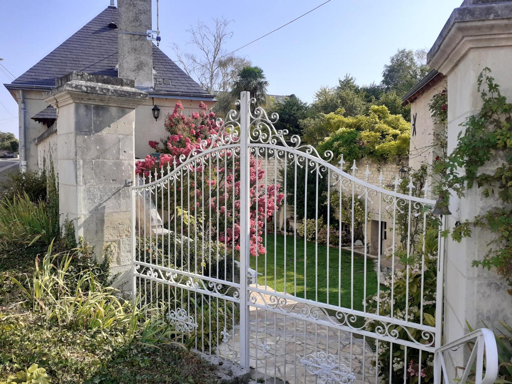 Villa Esprit Troglo Beaumont-en-Véron Esterno foto